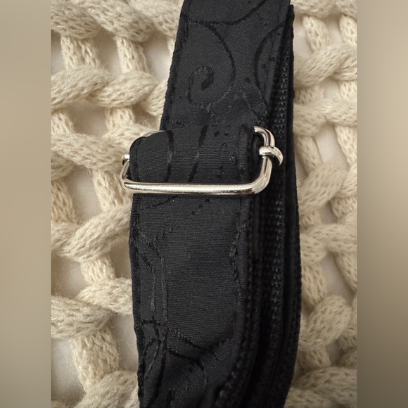 Thirty One bag New Black Crossbody - Picture 7 of 7